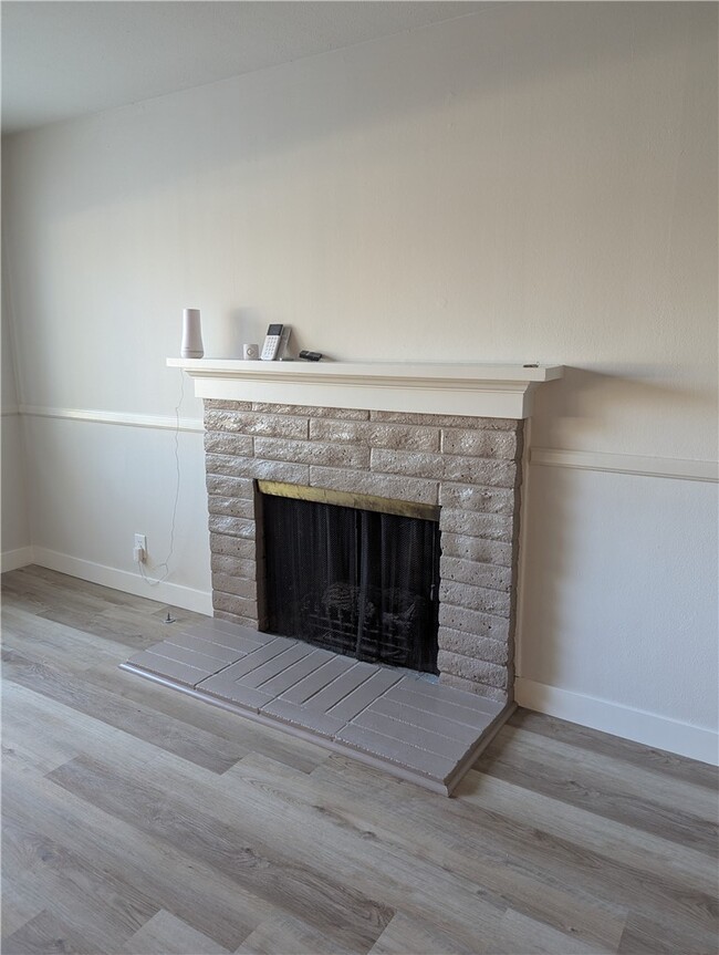 Building Photo - 6295 Banner Ct