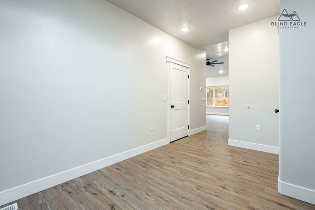 Building Photo - 7472 N Paw St