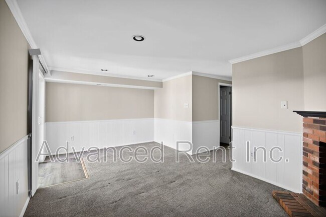 Building Photo - 339 Overlea Pl