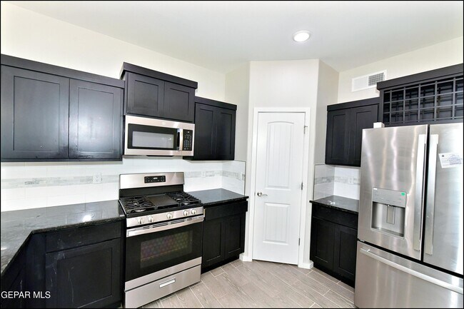 Building Photo - 541 Paseo Modesto Dr
