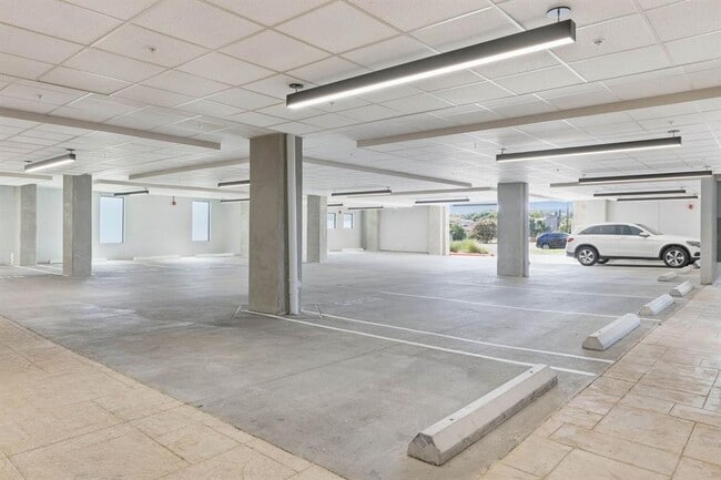 Building Photo - 82 Island Dr