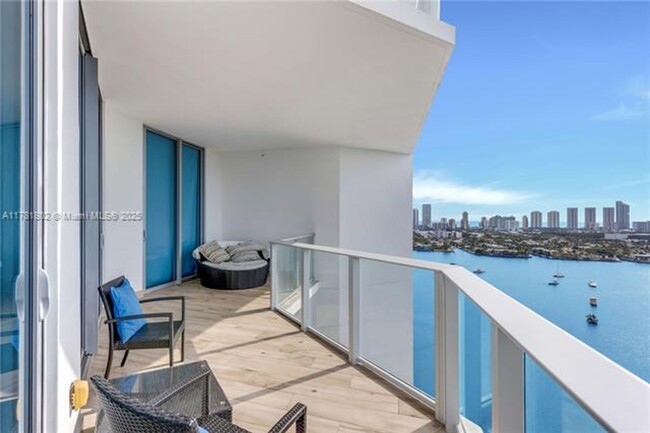 Building Photo - 17111 Biscayne Blvd