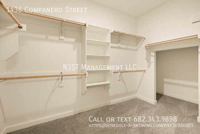 Building Photo - 1436 Companero St
