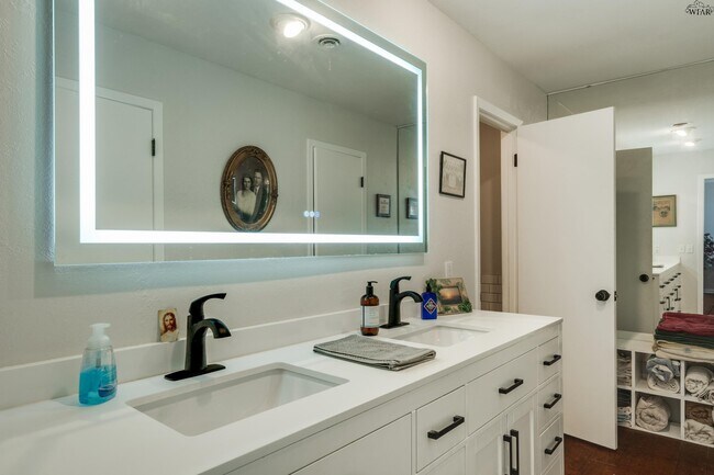 Building Photo - 4309 Scottsdale Ln