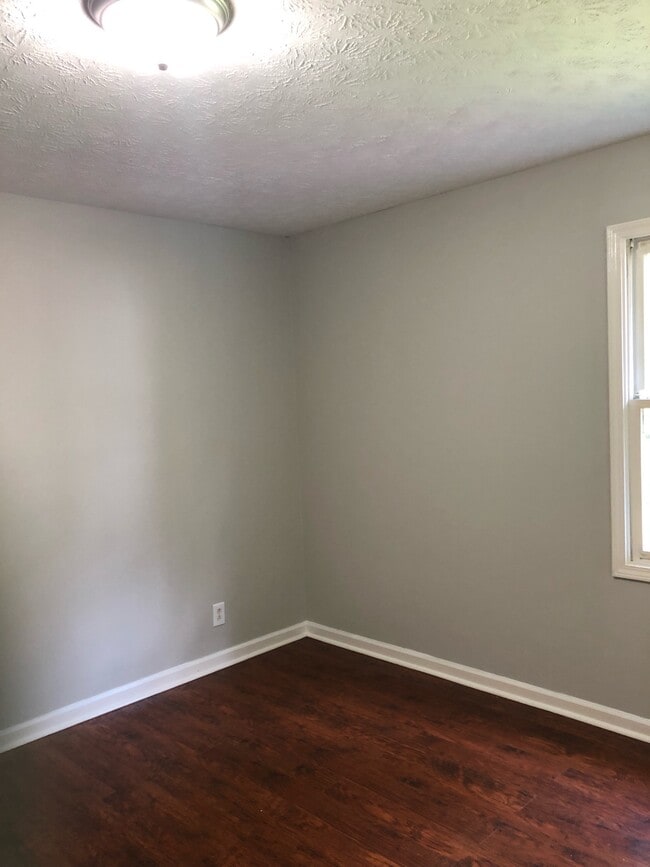 Building Photo - 1050 Scarlett Ln