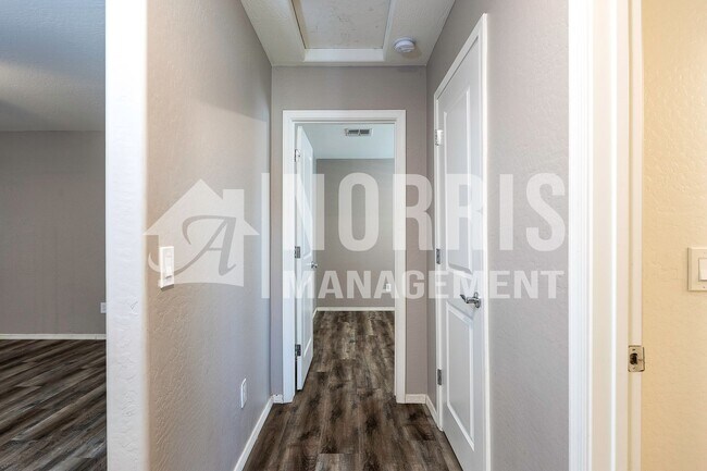 Building Photo - Very Nice Home in a Great Location