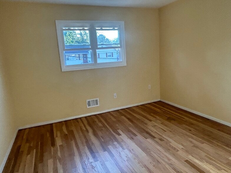 Building Photo - 24 Huron Ave