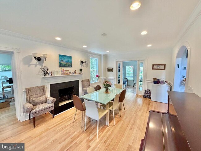 Building Photo - 7538 Morningside Dr NW