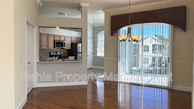 Building Photo - 7021 Della Dr