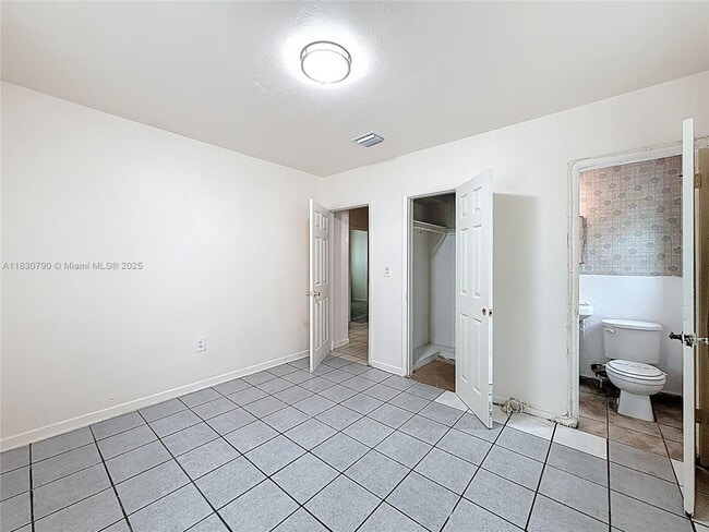 Building Photo - 15705 NE 10th Ave