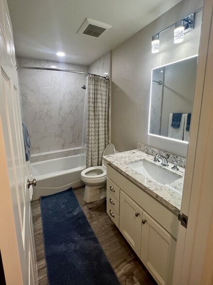 Building Photo - 34300 LANTERN BAY Dr