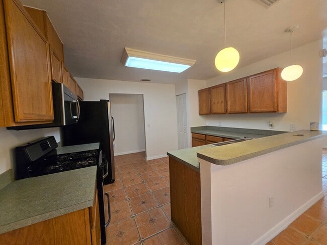 Building Photo - Charming single-story 3-bedroom, 2-bath home