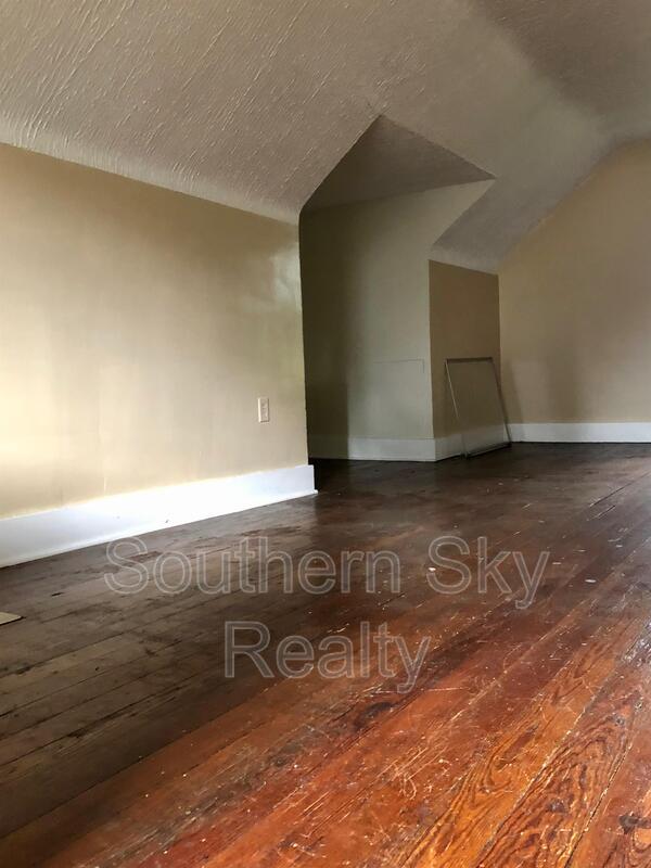 Building Photo - 707 Hazel St