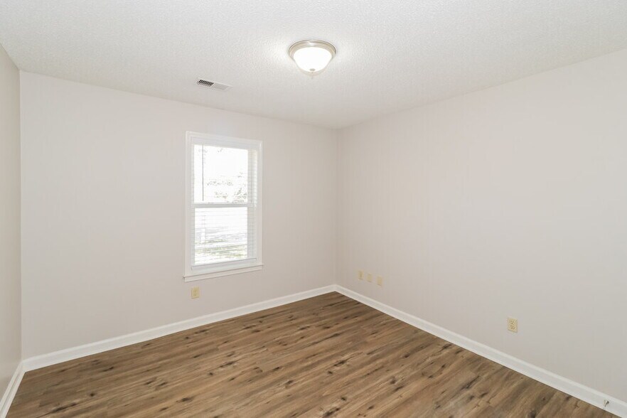 Building Photo - 7439 Overcreek Ln