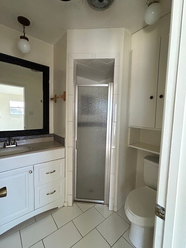 Building Photo - Beautiful Home on a Corner Lot