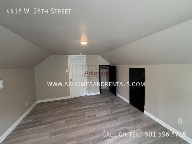 Building Photo - 4416 W 26th St