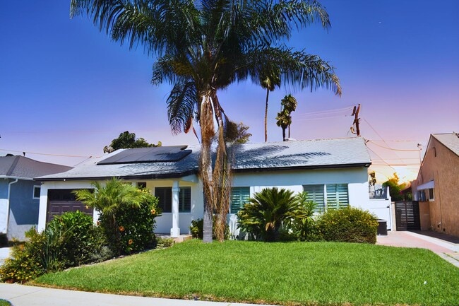 Primary Photo - 9741 Homestead St