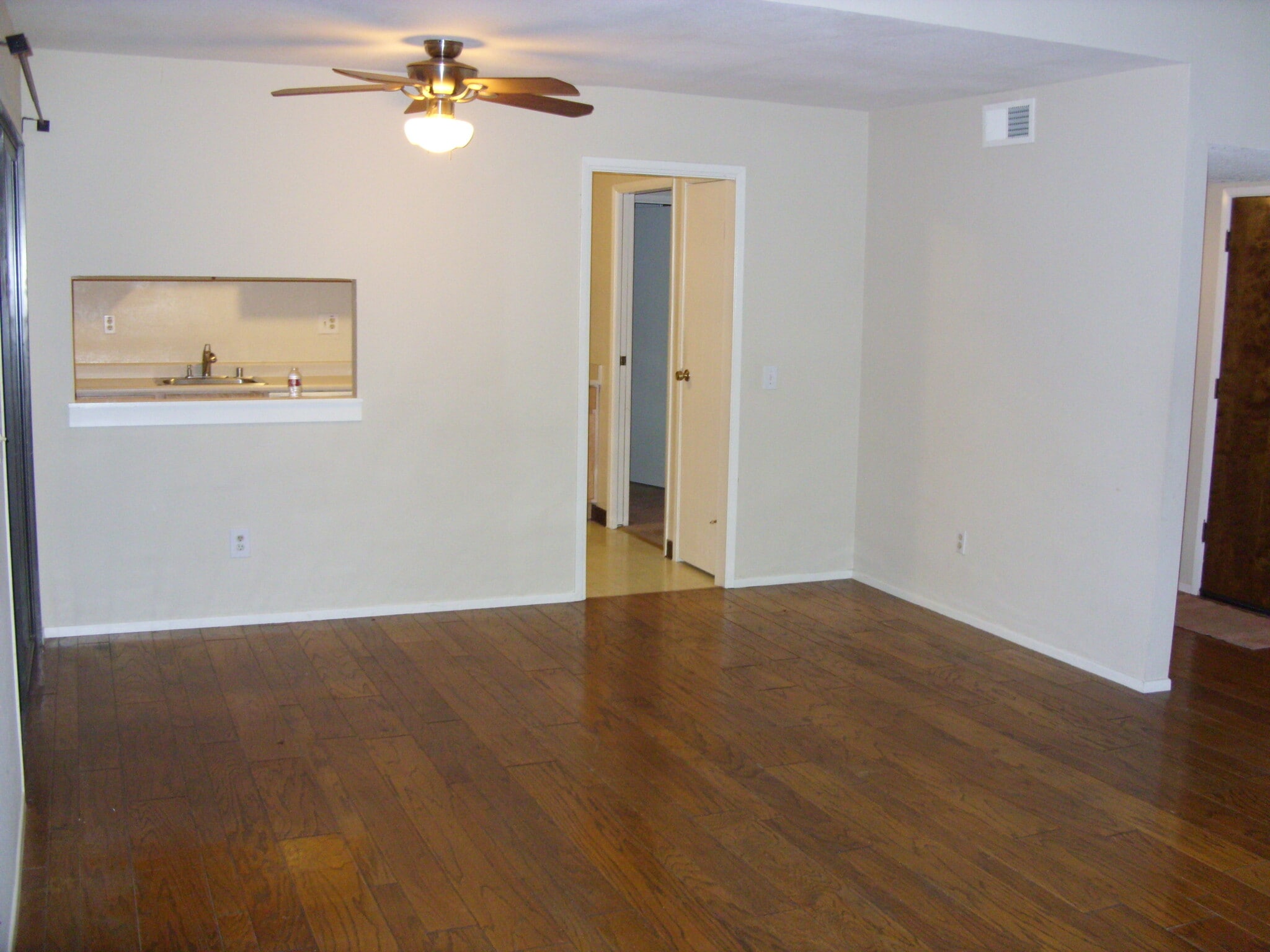 Building Photo - 25 Clay Ct