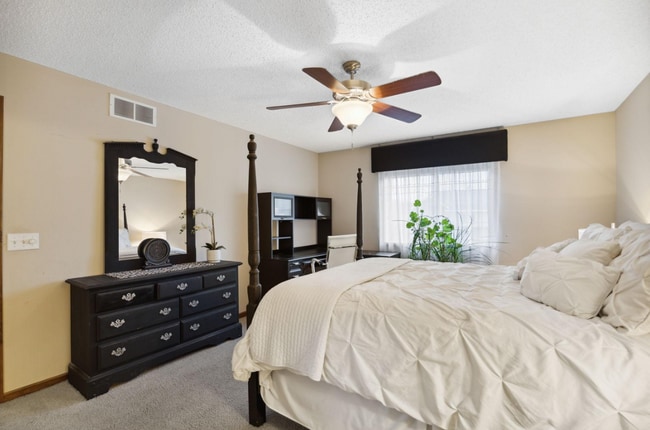 Building Photo - 18422 Lafayette Way