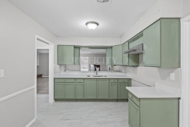Building Photo - RENOVATED GEM IN PREMIUM IN 38118- SECTION 8 WELCOMED!!!!!!