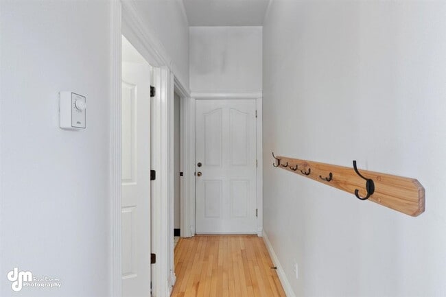 Building Photo - Gorgeous Palmer Home!