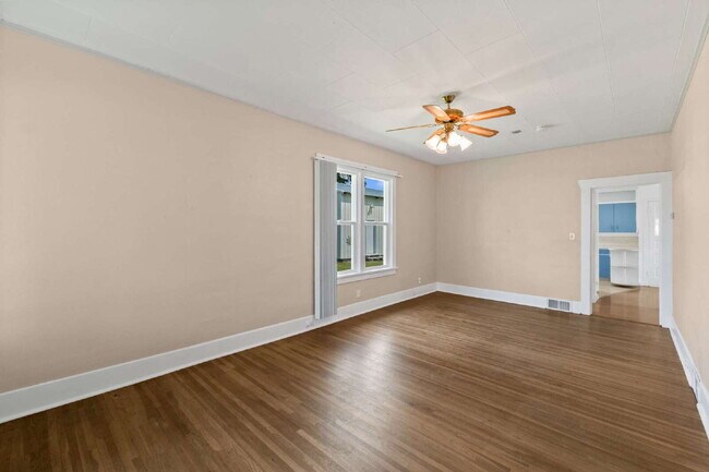 Building Photo - "Charming Spokane Retreat: Cozy 2-Bedroom ...