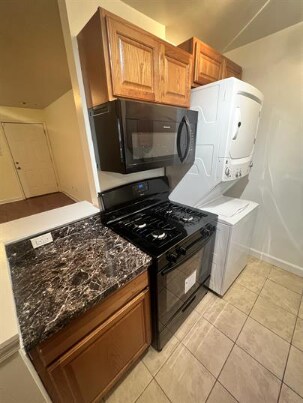 Building Photo - Cozy one bedroom, one bathroom condo available.