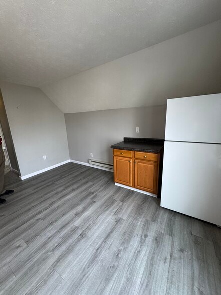 Building Photo - 310 E Mulberry St