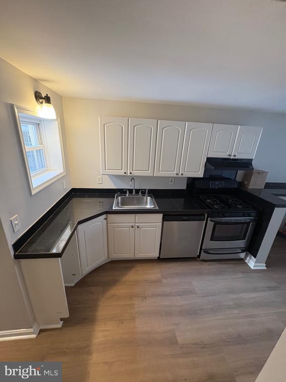 Building Photo - 229 S Durham St