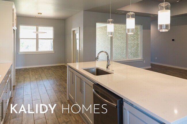 Building Photo - 1796 Salma Rd