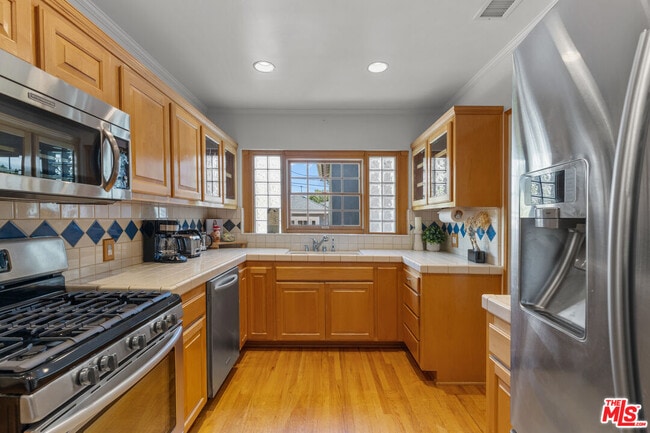 Building Photo - 4814 Lemona Ave