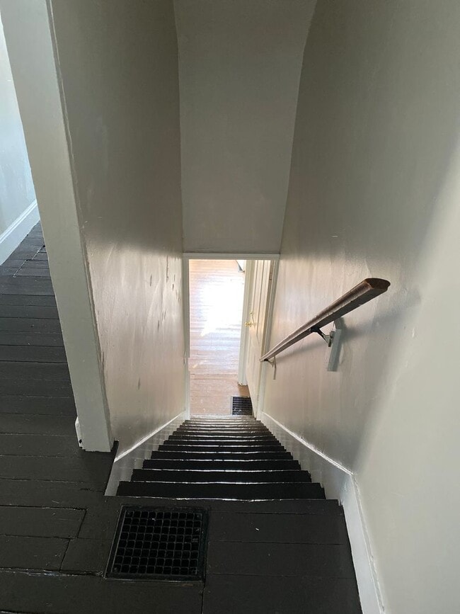 Building Photo - 351 W North St