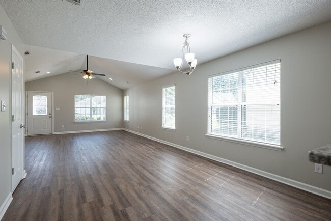 Building Photo - Inviting 3BR Home with Open Split Floor Plan, Fenced Yard & Covered Porches in Northlake