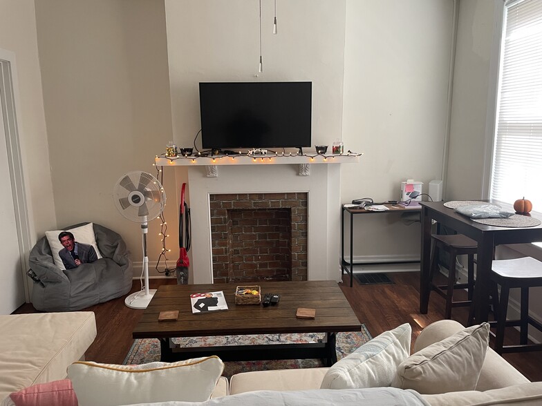 Living Room - 16 Edith Pl