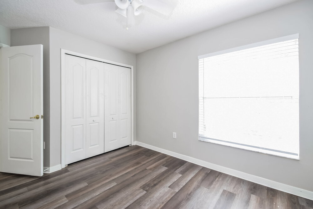 Building Photo - 12912 Lake Vista Dr