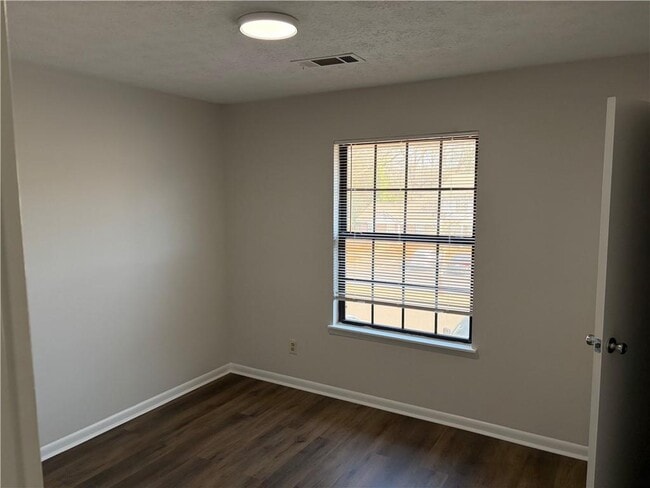 Building Photo - 3 Eastview Cir