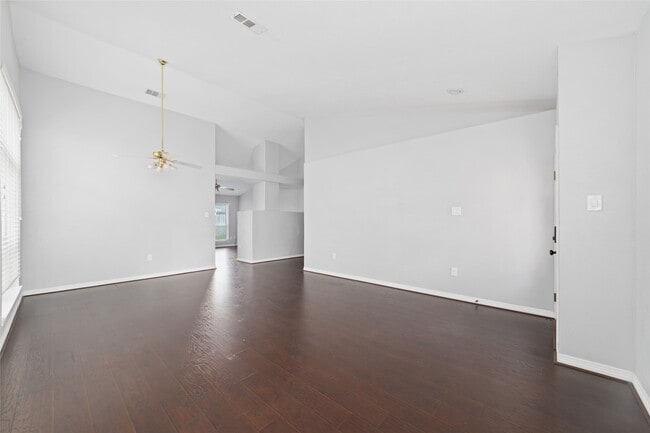 Building Photo - 20822 Whitevine Way