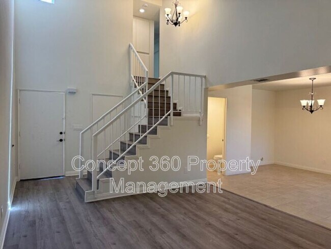 Building Photo - 11226 Elliott Ave