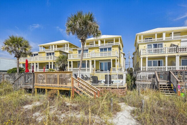 Building Photo - 8013 Surf Dr