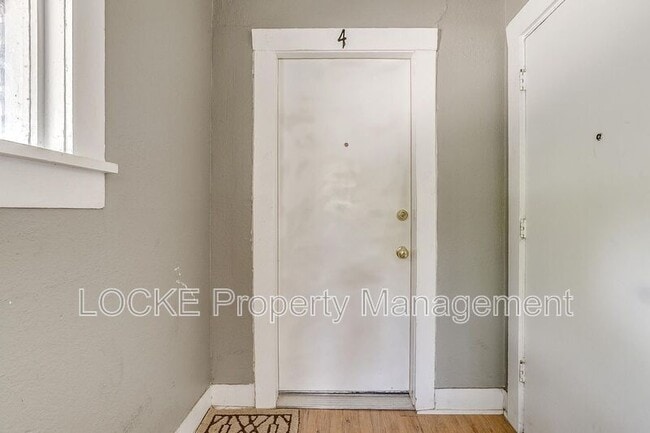 Building Photo - 1411 6th Ave