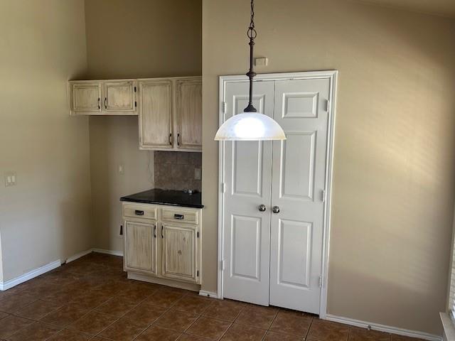 Building Photo - 1352 Saddleback Ln