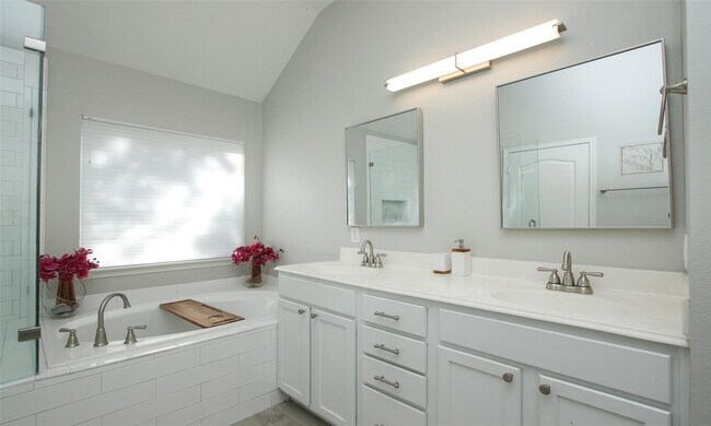 Building Photo - 12802 Magnolia Arbor Ct