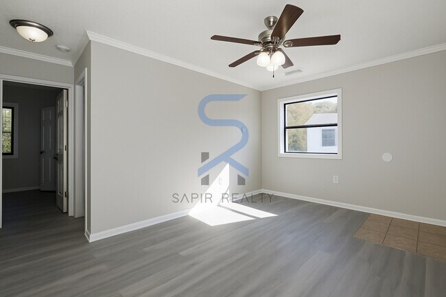 Building Photo - Move in before November 15th and get $100 ...