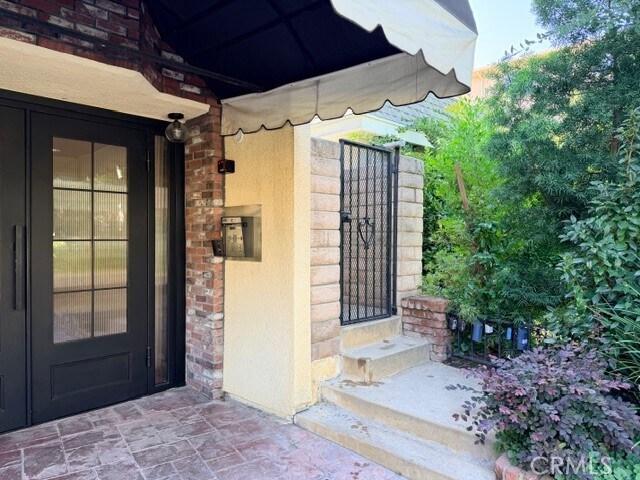 Building Photo - 14106 Dickens St