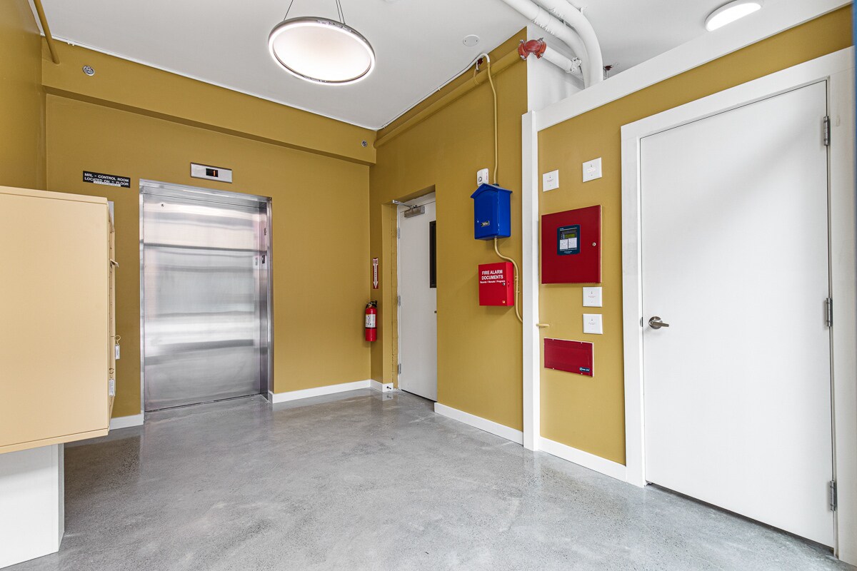 Building Photo - 123 Friendship St