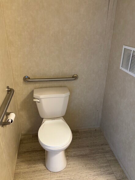 Building Photo - 10108 Codys Ln