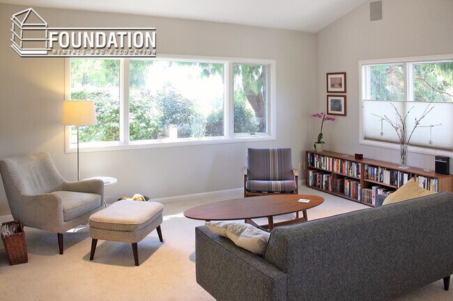 Building Photo - 133 Tiburon Blvd