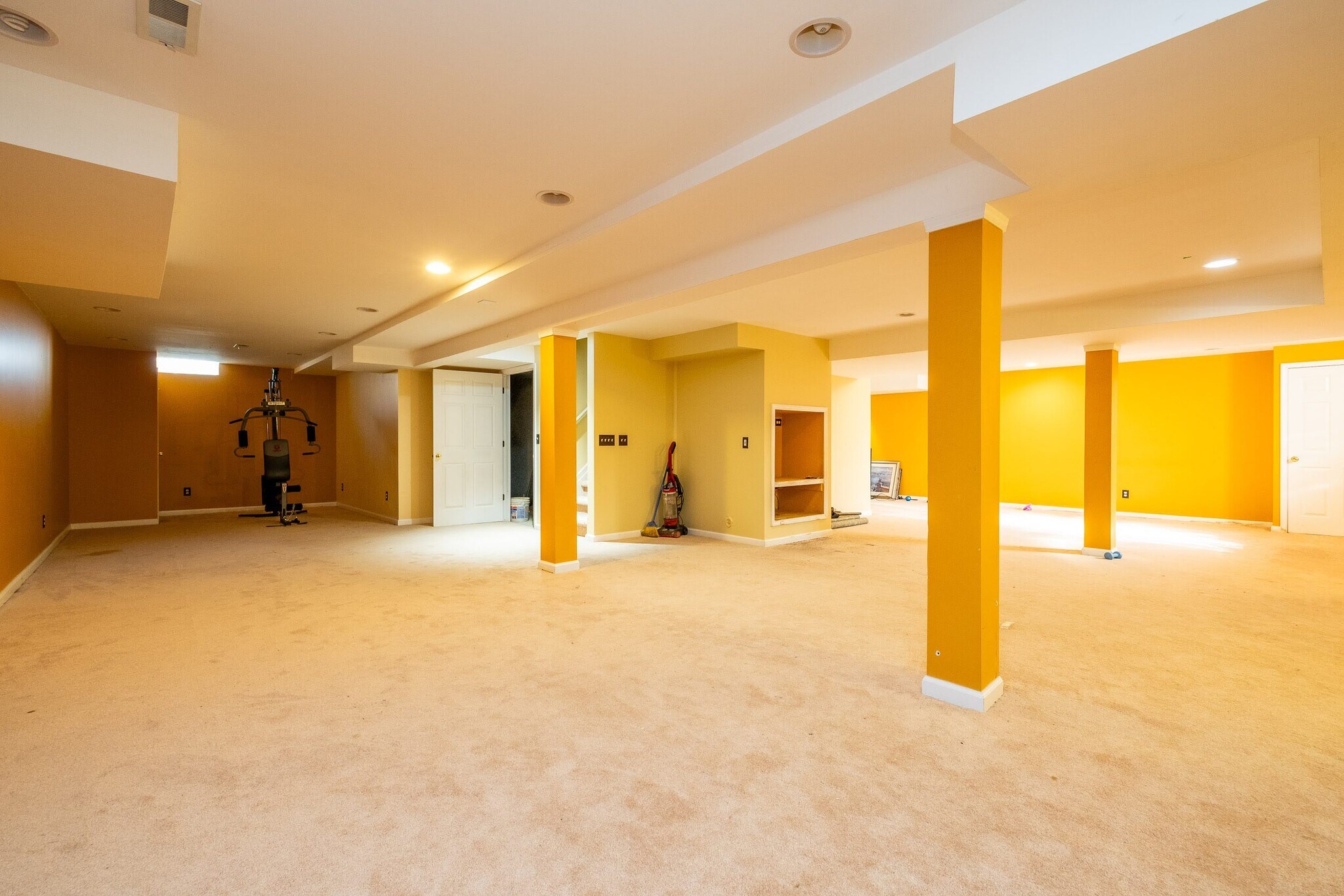 Building Photo - 466 Ivy Ln