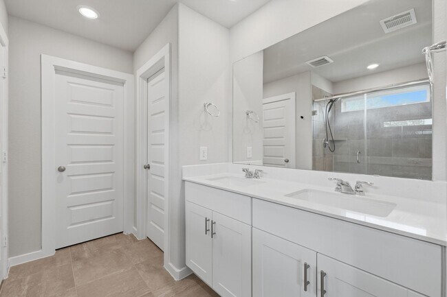 Building Photo - 17430 Rosette Grass Dr