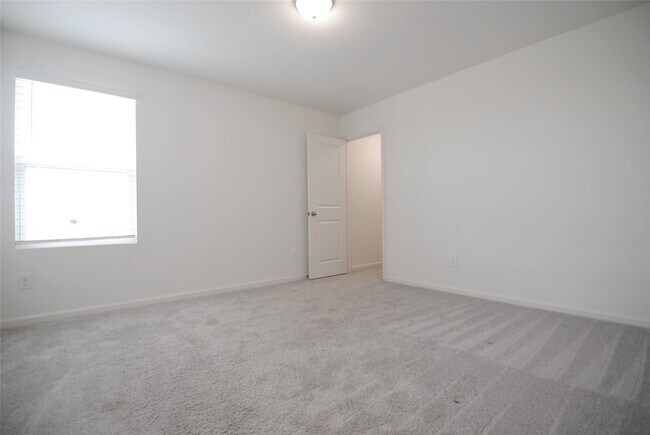 Building Photo - 1052 Water Oak Ln